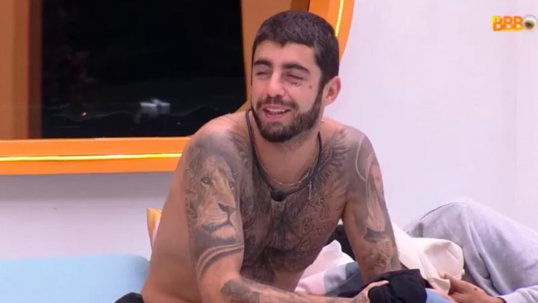 BBB22: De ressaca, Pedro Scooby brinca: ‘Bebo nunca mais’
