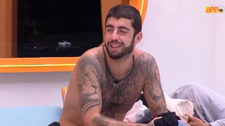 BBB22: De ressaca, Pedro Scooby brinca: ‘Bebo nunca mais’