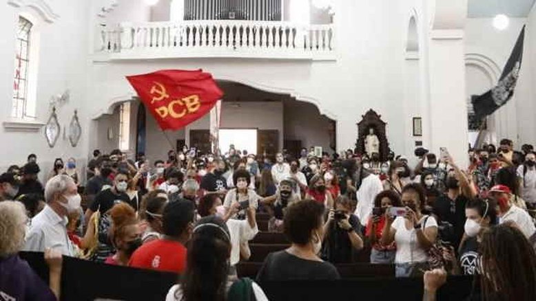 Caso Moïse: Bolsonaro aciona ministérios contra grupo que invadiu igreja em protesto