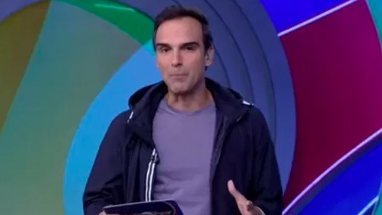 BBB22: Tadeu Schmidt chama atenção de brothers durante votação