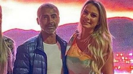 Romário apresenta namorada gaúcha 25 anos mais jovem