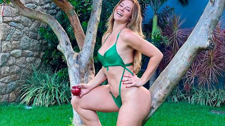 Paolla Oliveira leva web à loucura ao posar com biquíni cavadíssimo: 'Gostosa'