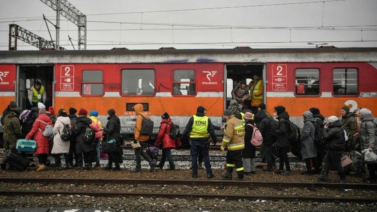 Saída de refugiados ucranianos acelera nas últimas 24 horas