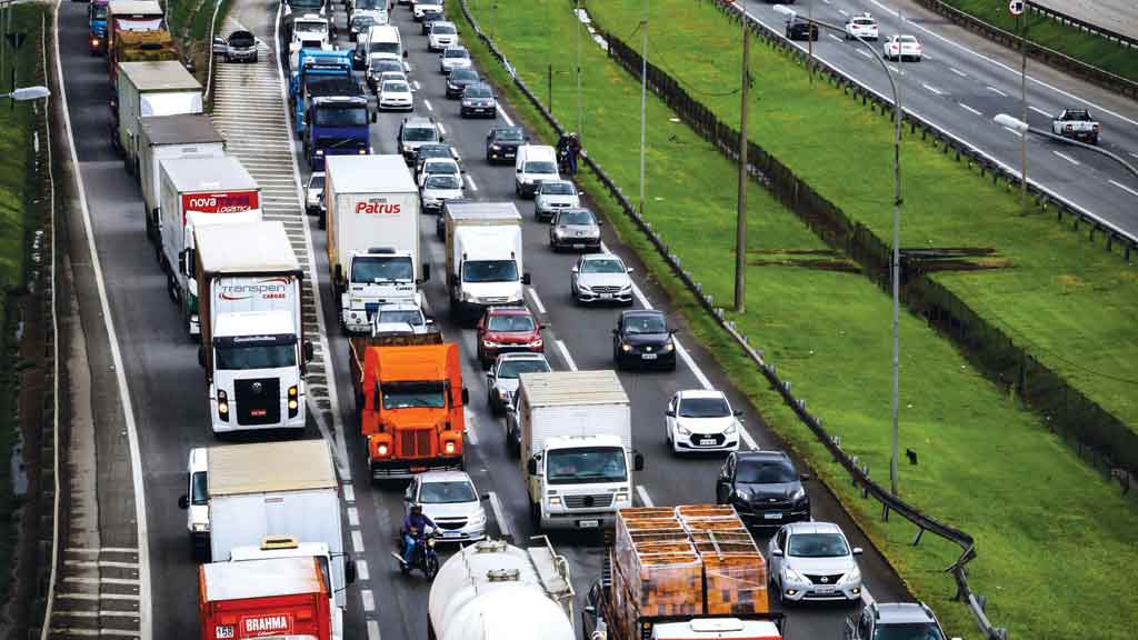 IMPACTO NOS FRETES O aumento do combustível vai inflacionar custo do transporte rodoviário