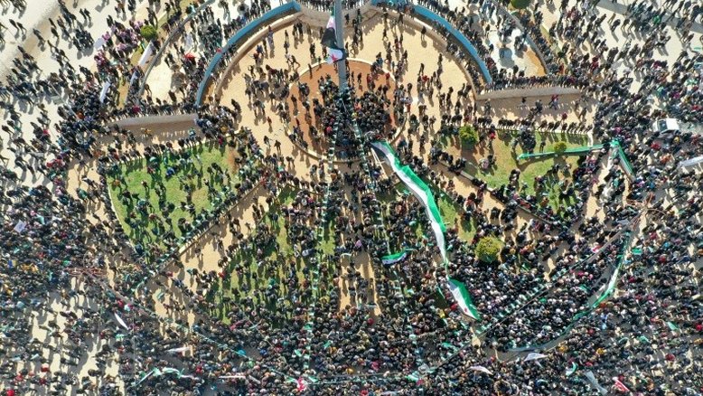 Enclave rebelde sírio comemora aniversário de revolta com mensagens à Ucrânia