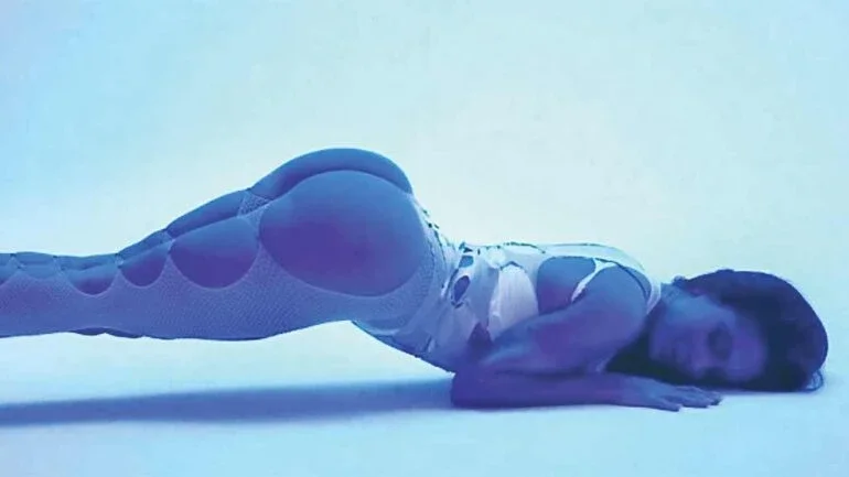 Famosos parabenizam Anitta após o hit da cantora ficar em 1º lugar no ranking global