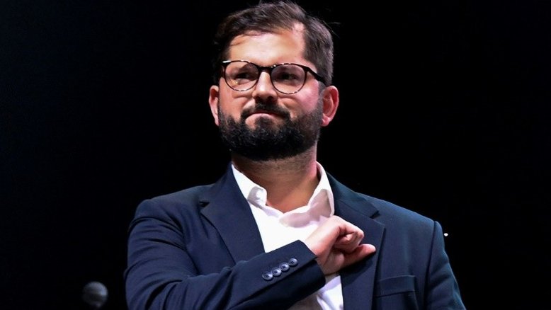 Gabriel Boric assume presidência do Chile com promessa de mudança