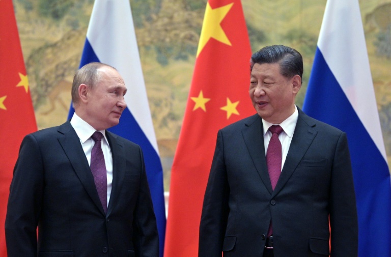 Os presidentes da Rússia, Vladimir Putin, e da China, Xi Jinping, durante encontro em 4 de fevereiro em 2022 em Pequim