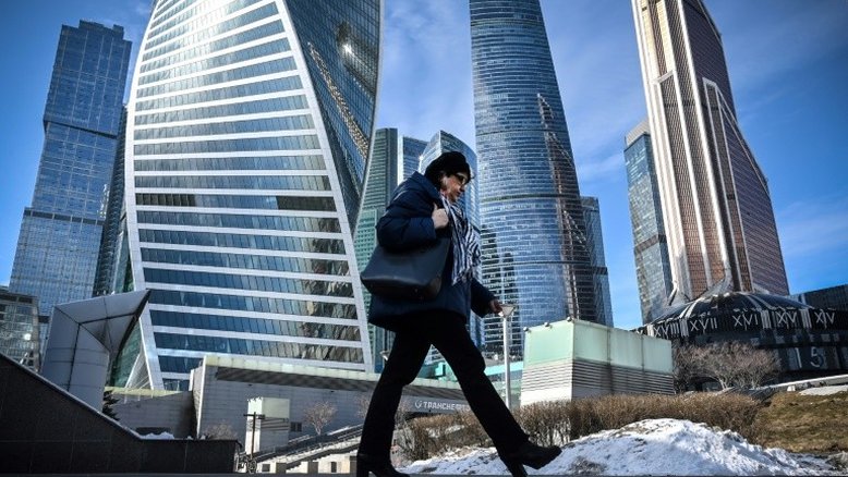Agências de classificação de risco rebaixam notas das principais empresas russas