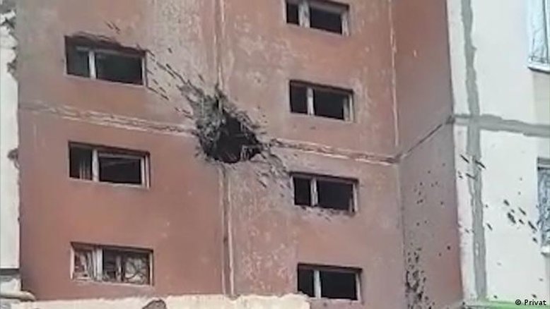 Após queda de Kherson, moradores reforçam portas e janelas
