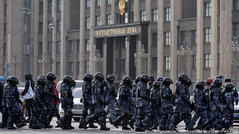 Quase 4 mil pessoas são presas em protestos na Rússia