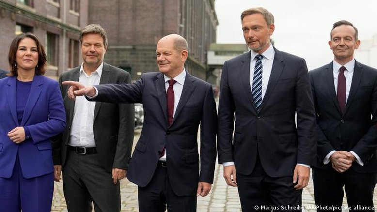 Crises contínuas marcam 100 dias do governo Scholz