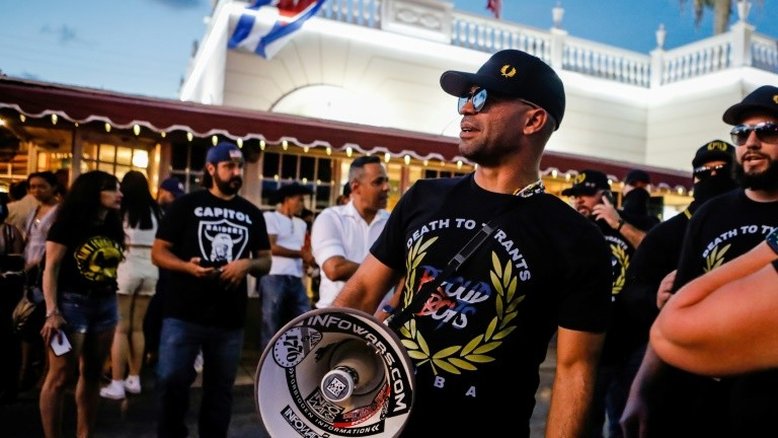Líder dos Proud Boys é preso nos EUA por seu papel no ataque ao Capitólio