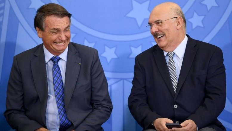 O presidente Jair Bolsonaro e o então ministro da Educação, Milton Ribeiro, em 4 de fevereiro de 2022 no Palácio do Planalto - AFP/Arquivos