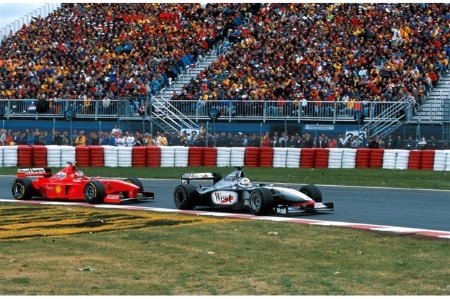 Ferrari guiada por Schumacher em 1998 está à venda por quase R$ 25 milhões