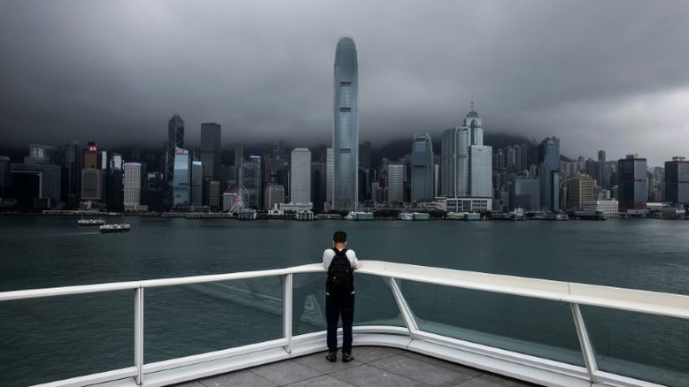Hong Kong reduz para uma semana suspensão de voos por casos de covid-19