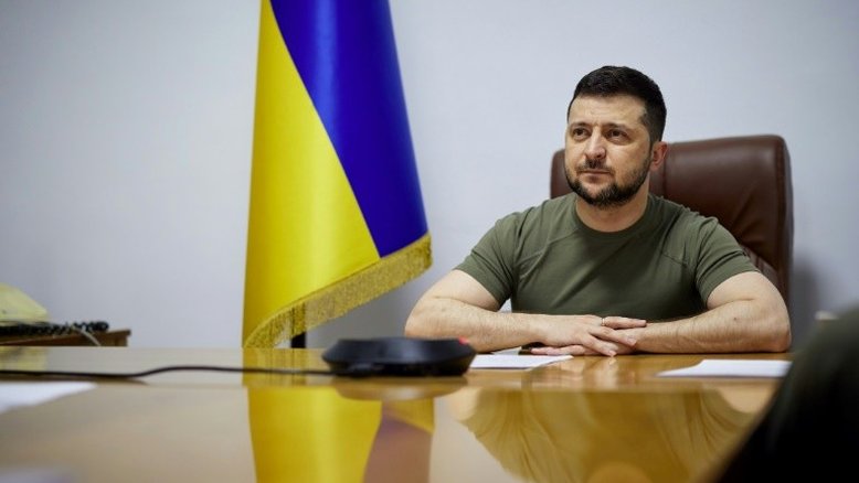 Zelensky desconfia de anúncio de desescalada da Rússia
