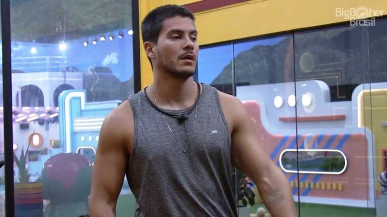 arthur aguiar na academia