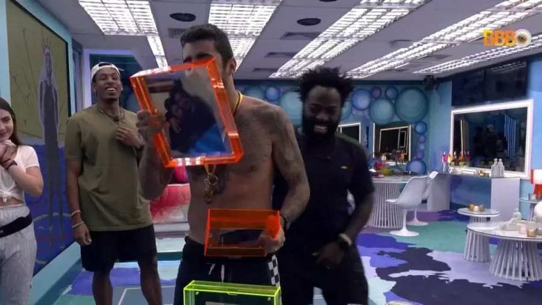 BBB22: Líder da semana, Scooby reclama falta de foto dos filhos: ‘Luana não permitiu?’