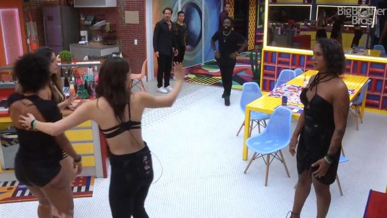 briga natalia e linn da quebrada