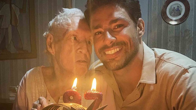 Cauã Reymond comemora 97 anos da avó: ‘Importância extrema em minha vida'