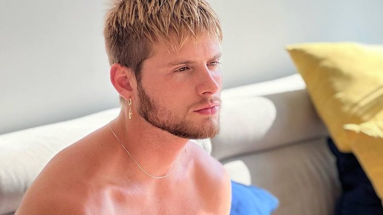 'Muito triste', diz ex-BBB Daniel sobre família não aceitar namoro gay