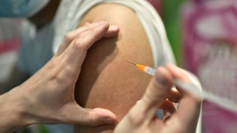 Brasil tem 75,43% da população com esquema vacinal completo contra Covid-19