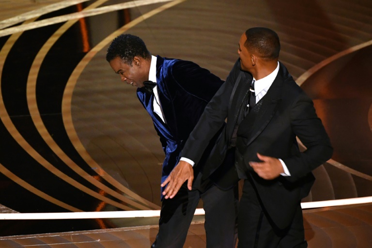 Will Smith dá tapa em Chris Rock en momento viral do Oscar