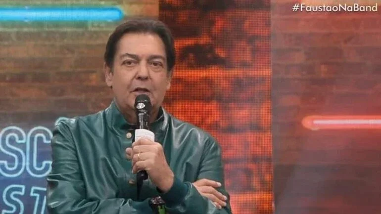 Precisando de transplante de coração, Faustão já fez campanha incentivando a doação de órgãos