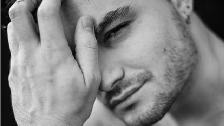 Felipe Neto posa sem camisa e brinca sobre site de conteúdo adulto: 'OnlyFans está pago'