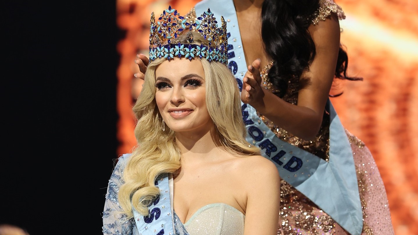 Modelo polonesa é a nova Miss Mundo; representante brasileira fica no Top 40
