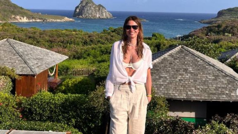 'Viajo sem escova de cabelo e sem maquiador', revela Luciana Gimenez