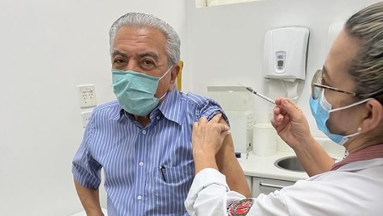 Com 86 anos, Mauricio de Sousa toma quarta dose da vacina contra a Covid- 19