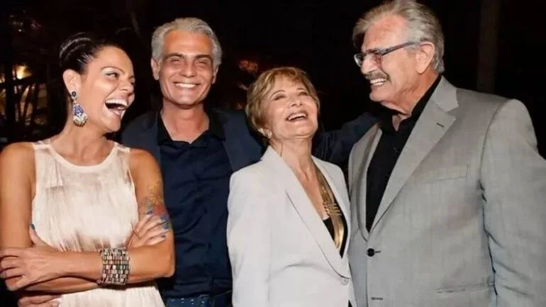 Tarcísio Filho sobre Glória Menezes viúva: 