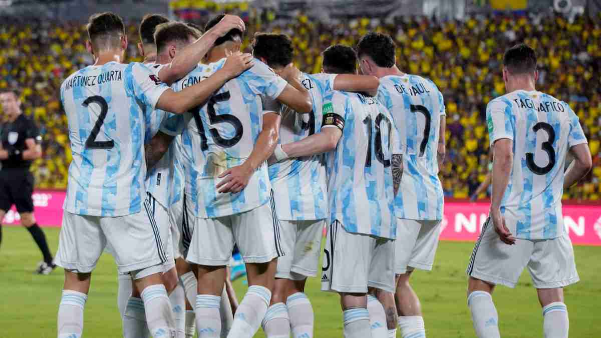 Argentina iguala recorde de 31 jogos sem perder após empate com Equador