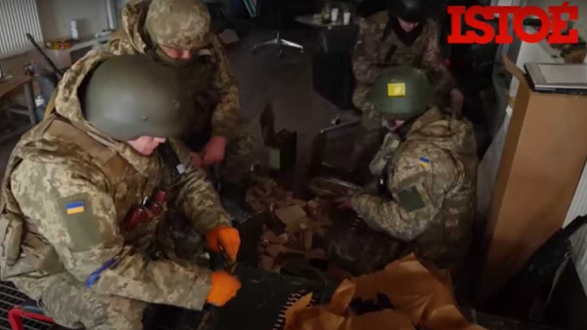 Soldados superam medo para defender Kharkiv de ataques da Rússia