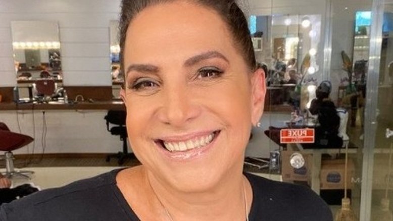 'Já pensei em desistir várias vezes', revela Totia Meireles sobre carreira de atriz
