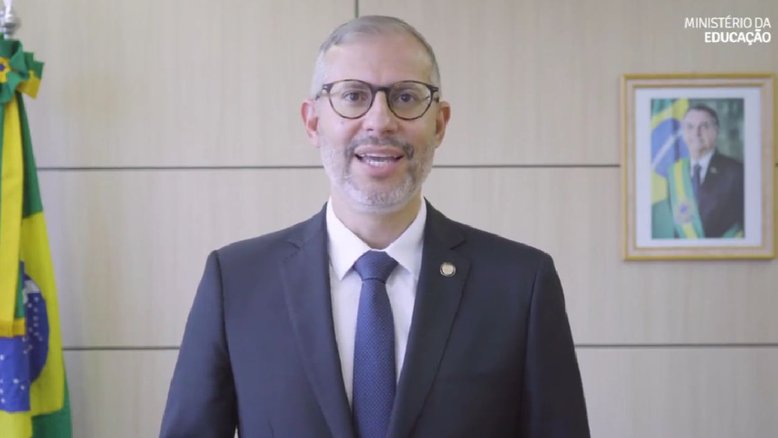 Victor Godoy Veiga é nomeado ministro interino da Educação após saída de Milton Ribeiro