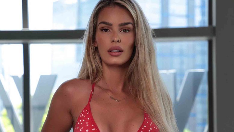Yasmin Brunet diz na rede social que governo esconde verdade sobre ETs