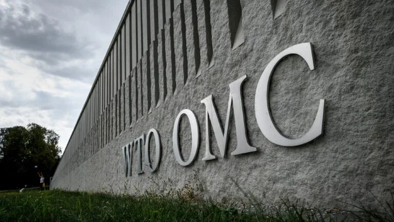 OMC alerta que guerra na Ucrânia pode cortar pela metade crescimento do comércio mundial