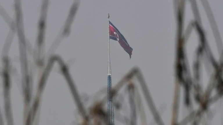Dois sul-coreanos detidos por acusação de espionagem para Coreia do Norte