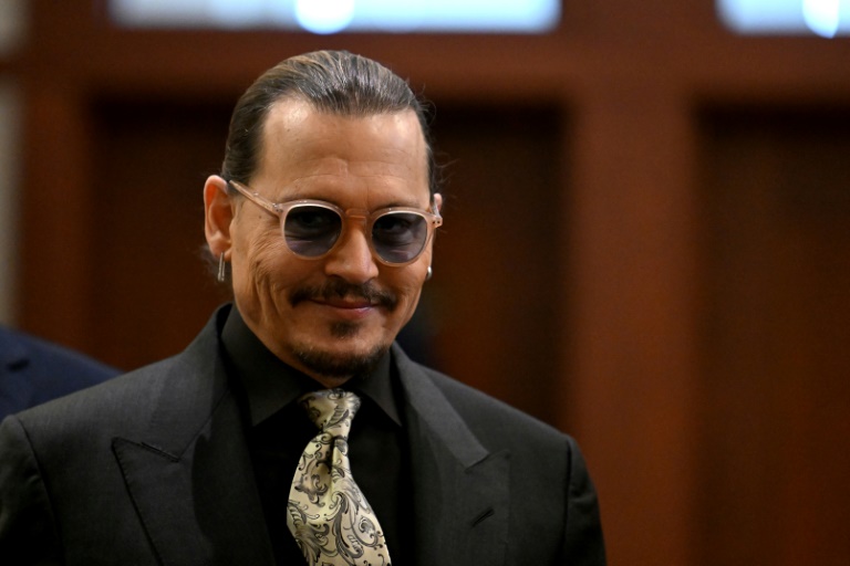 Johnny Depp testemunha em julgamento contra sua ex-mulher Amber