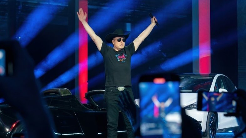 Maior acionista do Twitter, Elon Musk se pergunta se a rede social 'está morrendo'