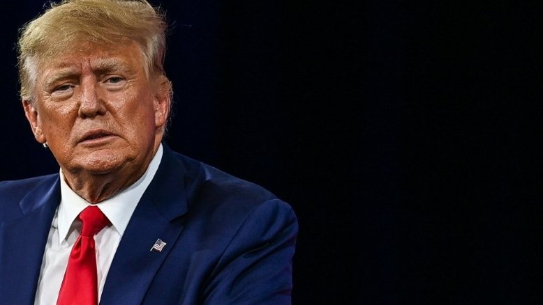 Em tom desafiador, Trump defende suas ações nos distúrbios do Capitólio
