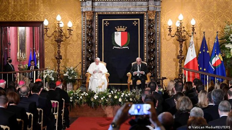 Em Malta, papa faz sua crítica mais dura à guerra na Ucrânia