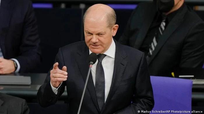 "Rússia não pode vencer essa guerra", diz Scholz ao Bundestag
