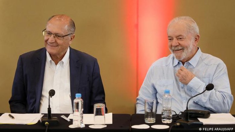 Diretório nacional do PT aprova Alckmin para vice de Lula