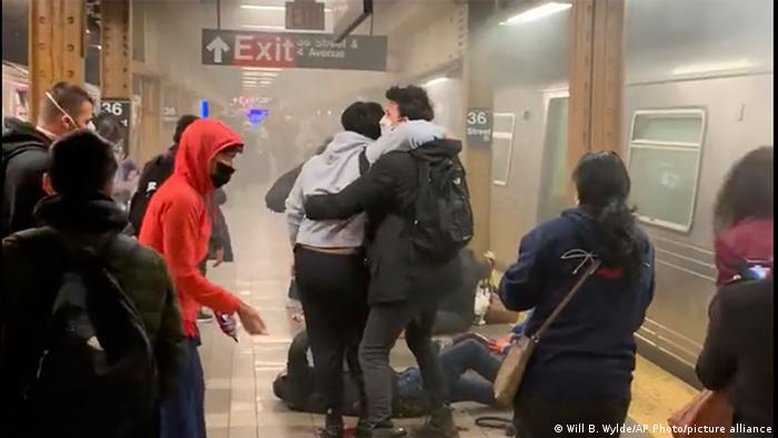 Polícia de NY prende suspeito de ataque no metrô