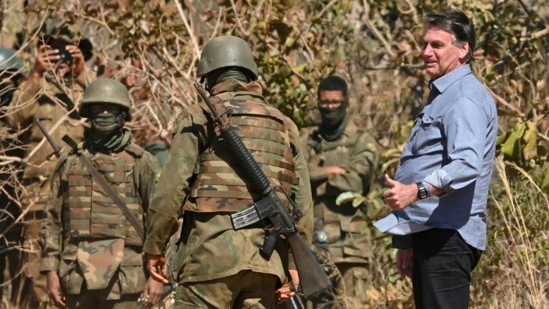 Bolsonaro minimiza importância de compra de Viagra para militares