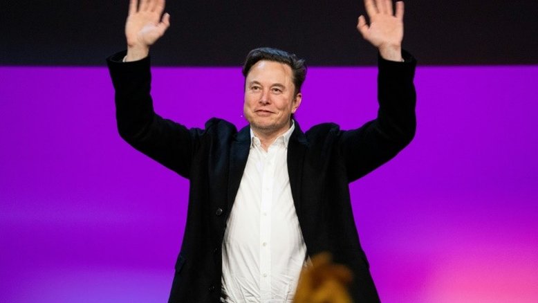 Oferta de Musk pelo Twitter sacode os mundos da política e da tecnologia
